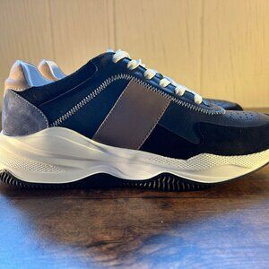 What?! Yes! Women's Vinci Designer Sneakers, THE Style. Size 38 / 7.5 - 8